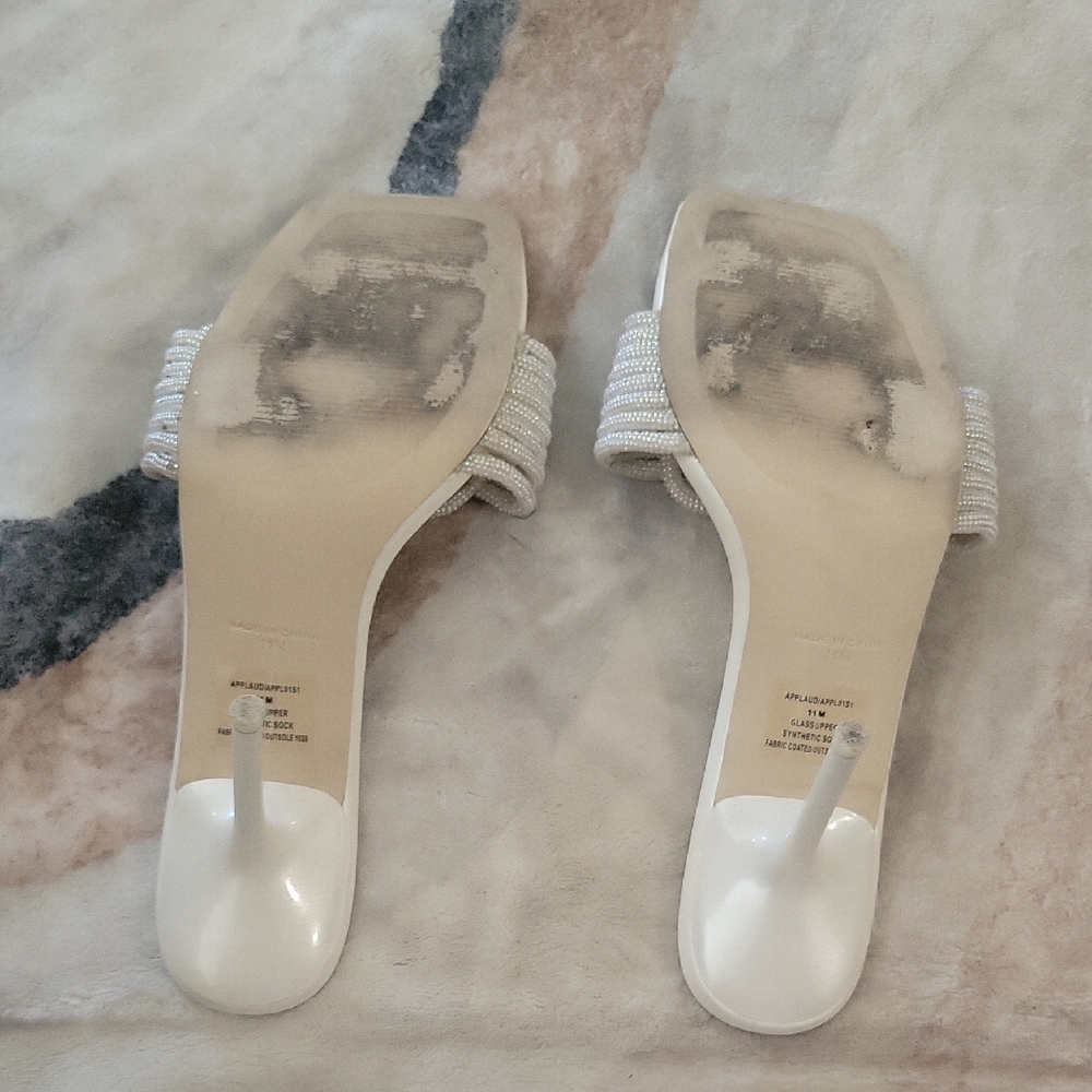 Steve Madden Women's White Slide Sandals - Picture 5 of 6